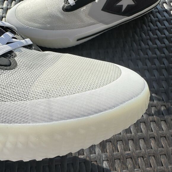 Athletic_Shoes